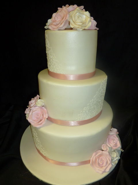 Cake Central - Cakes - Sydney - Weddinghero.com.au