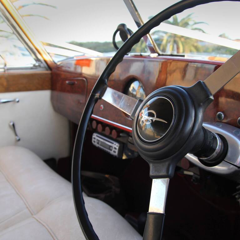 Absolute Vintage Elegance Limousines