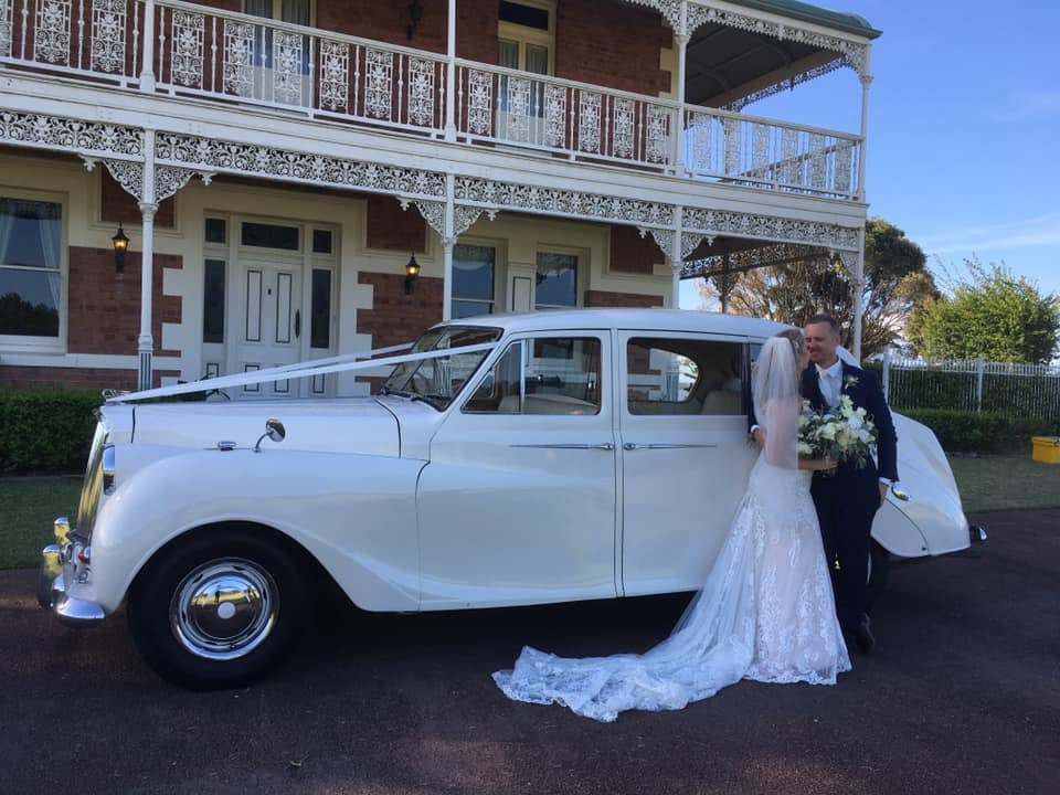 Absolute Vintage Elegance Limousines