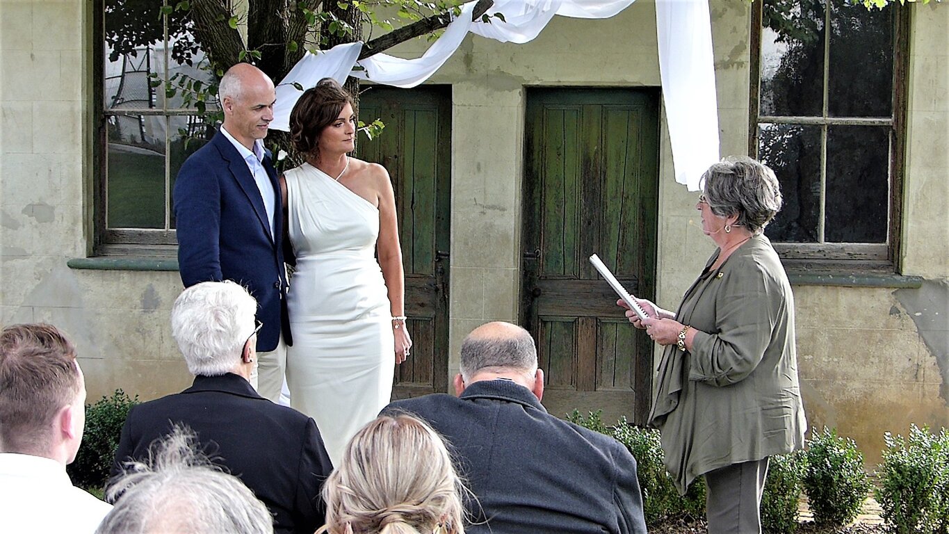 Lexie Gloger - Can Do Ceremonies