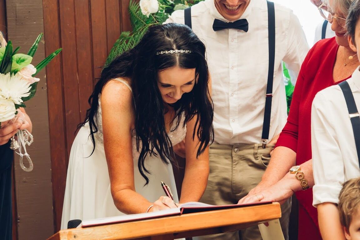 Lexie Gloger - Can Do Ceremonies