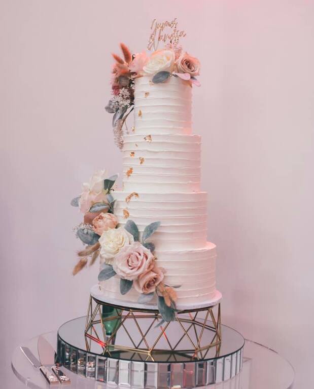 Robyn’s Creative Cakes - Cakes - Perth - Weddinghero.com.au