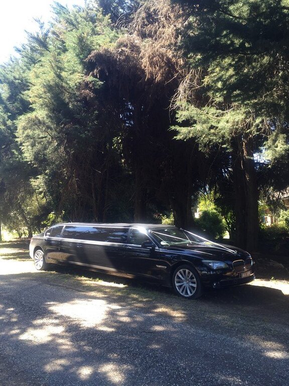 LOVE LIMO - BMW 7 SERIES STRETCH LIMO