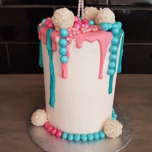 Lavish Tiered Cake - Amazing Cake Ideas
