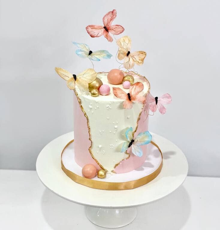 Art You Can Eat - Cakes - Melbourne - Weddinghero.com.au