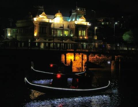 Golden Gondola Cruising
