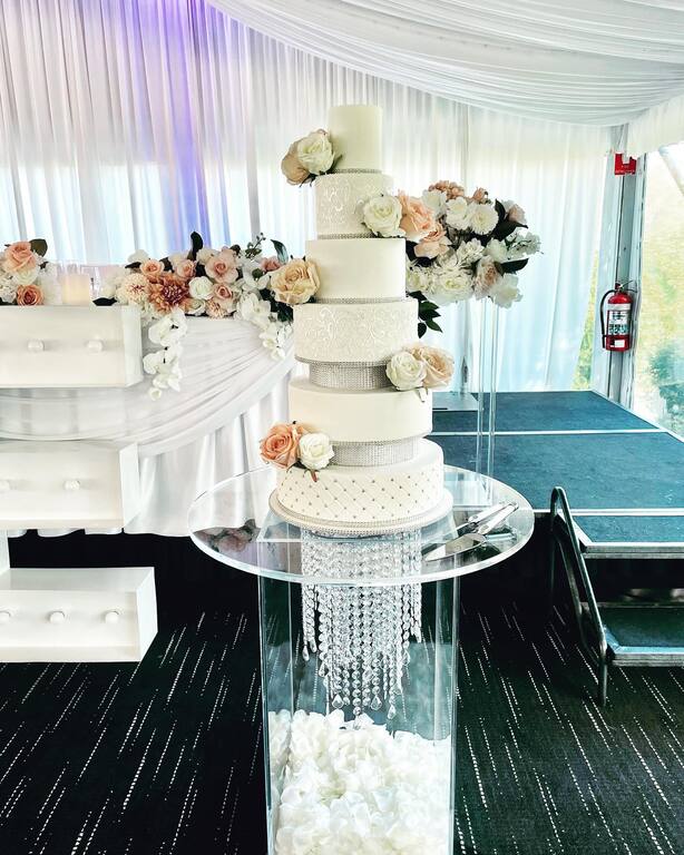 Del’s Cake Designs