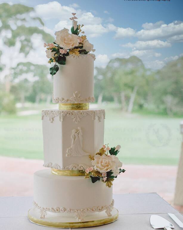 Del’s Cake Designs