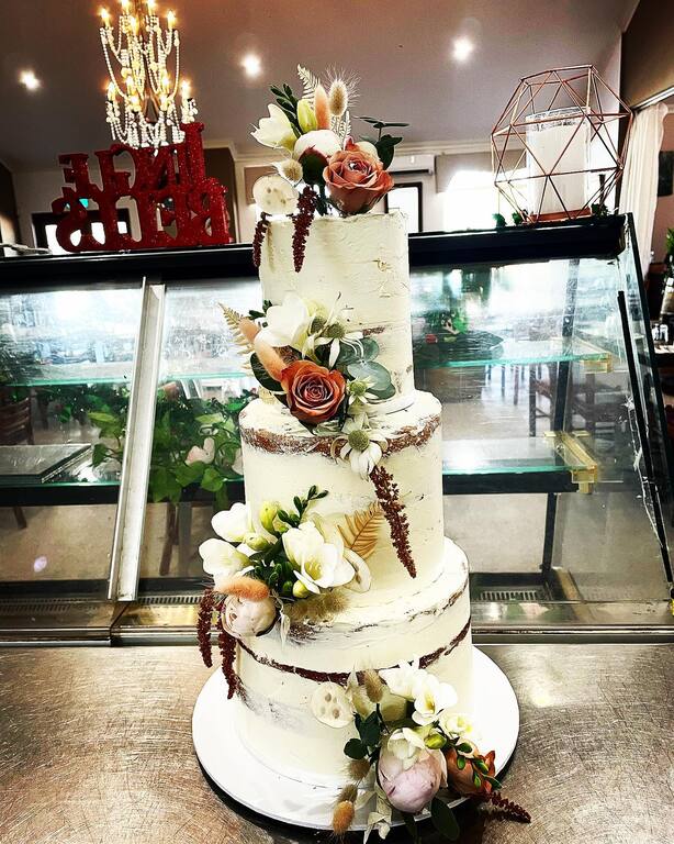 Del’s Cake Designs