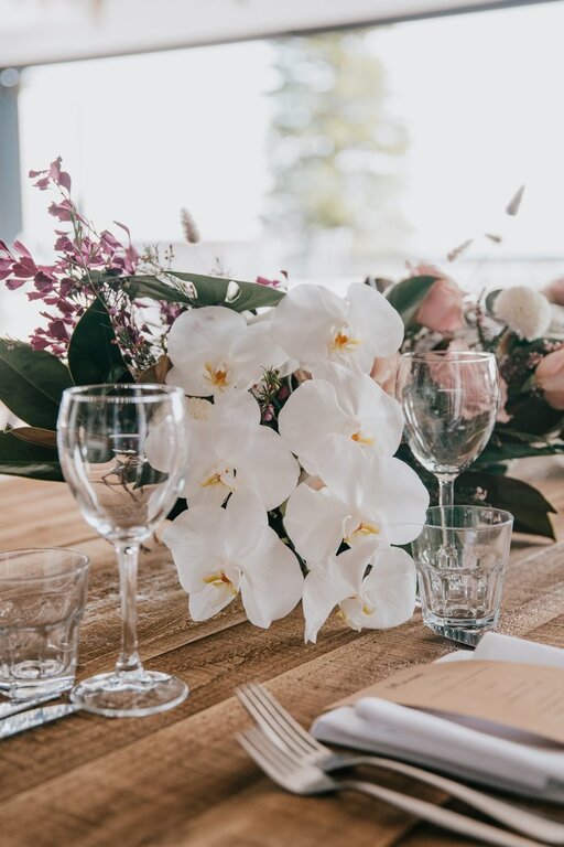 Gunyah Hotel - The Lake View Room