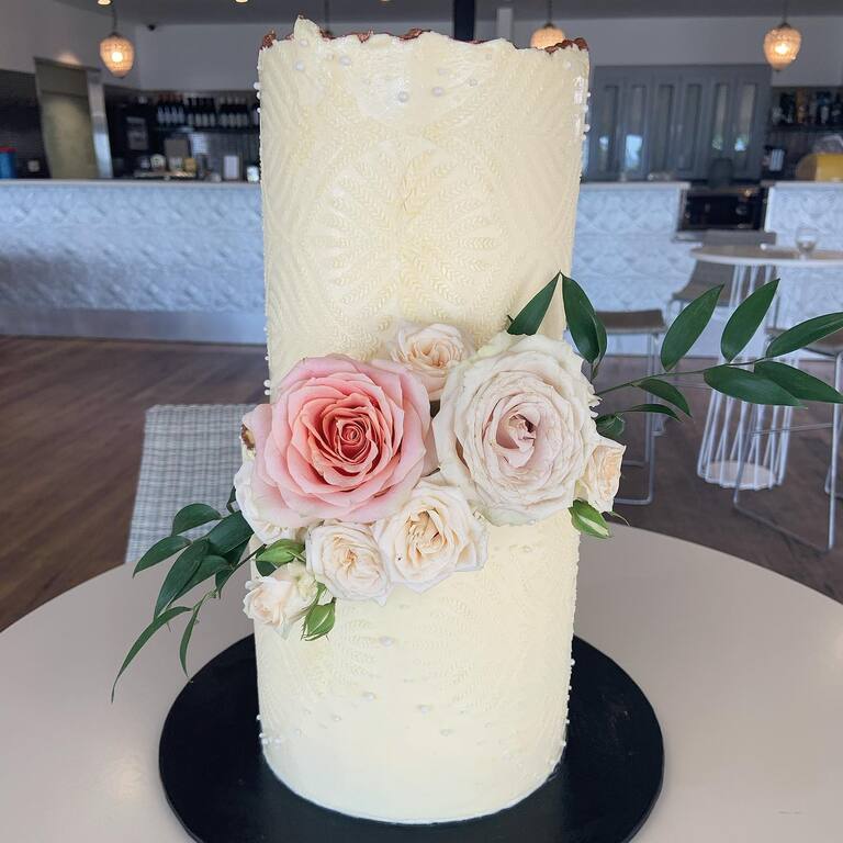 Lil Crumbs Designer Cakes