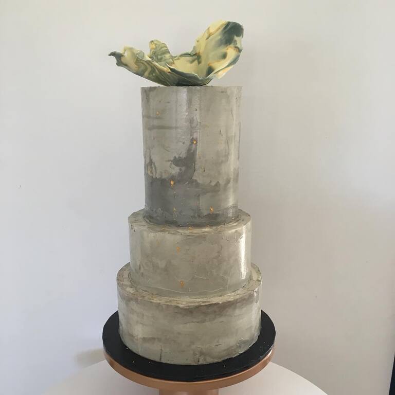 Lil Crumbs Designer Cakes