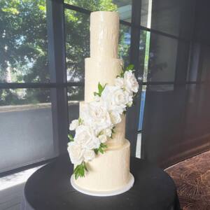 Lil Crumbs Designer Cakes