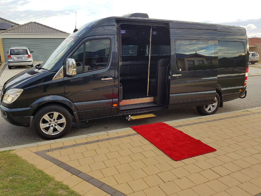 Perth LimoVan