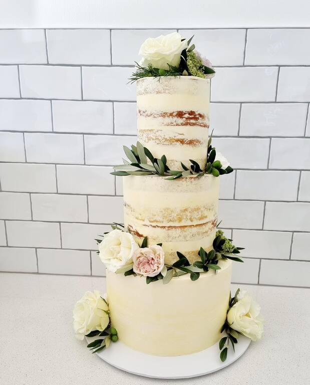 Melbourne Cake Studio - Cakes - Melbourne - Weddinghero.com.au