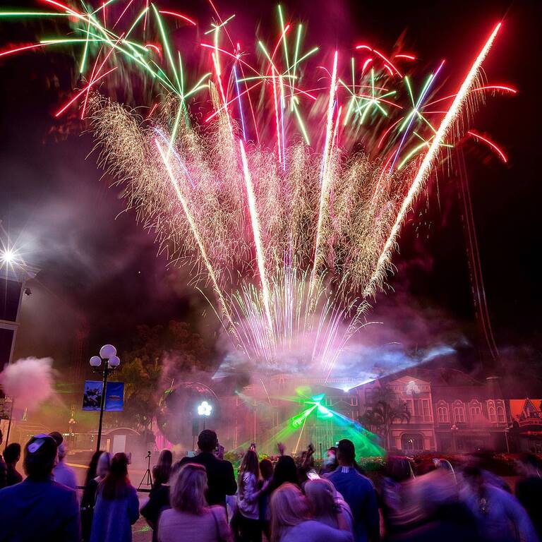 Dreamworld and WhiteWater World