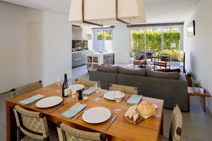 Pullman Magenta Shores