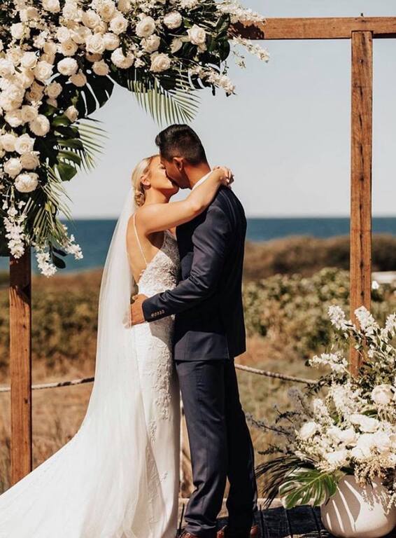 Caves Coastal Bar and Bungalows