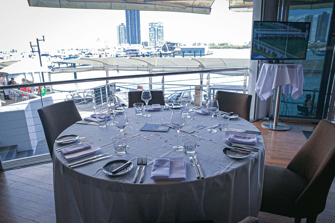 Glass Dining and Lounge Bar