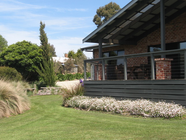 Waratah Lodge
